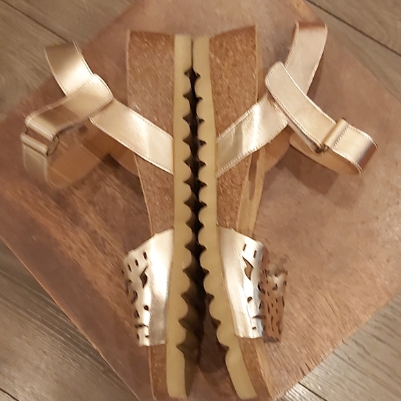 Dorking by Fluchos wedge sandals - Picture 2 of 8